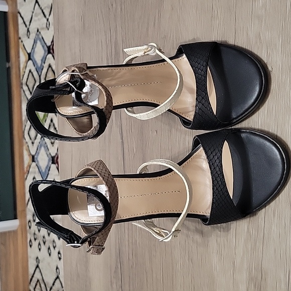 New Dolce vita Strappy Heels 7 - Picture 3 of 5
